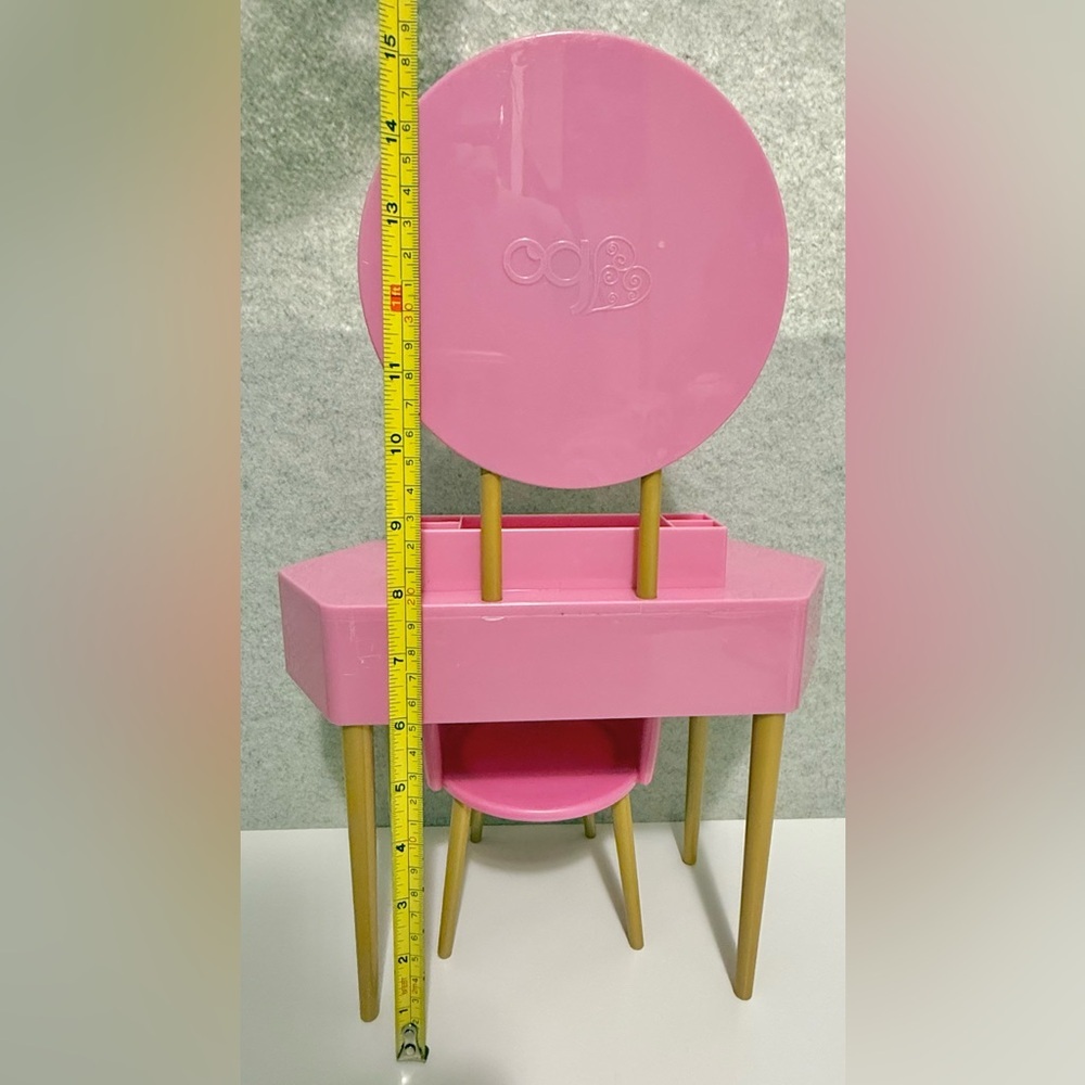 18โ OG Vanity Set Pink/Gold Table and Chair set (no accessories included) - Picture 11 of 14